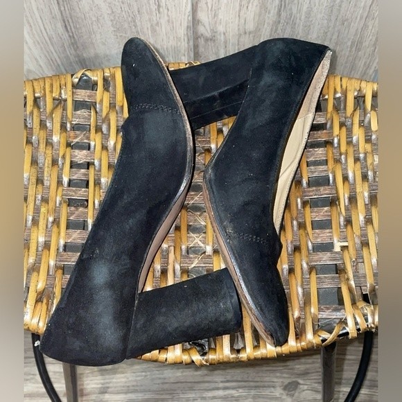 Prada Women's Black Suede Pumps Vintage Leather Soles Sz 35 - Picture 4 of 14